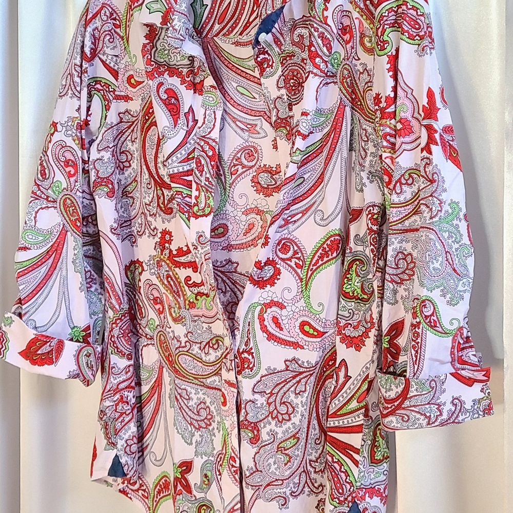 Paperwhite Top paisley pink red size 10 Medium